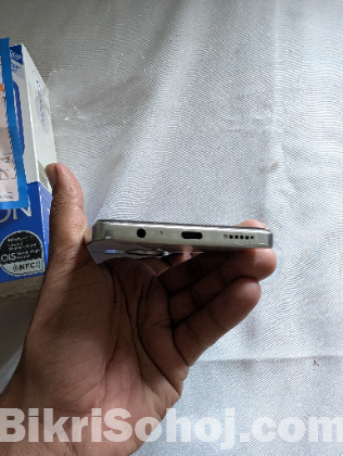 Tecno Camon 30